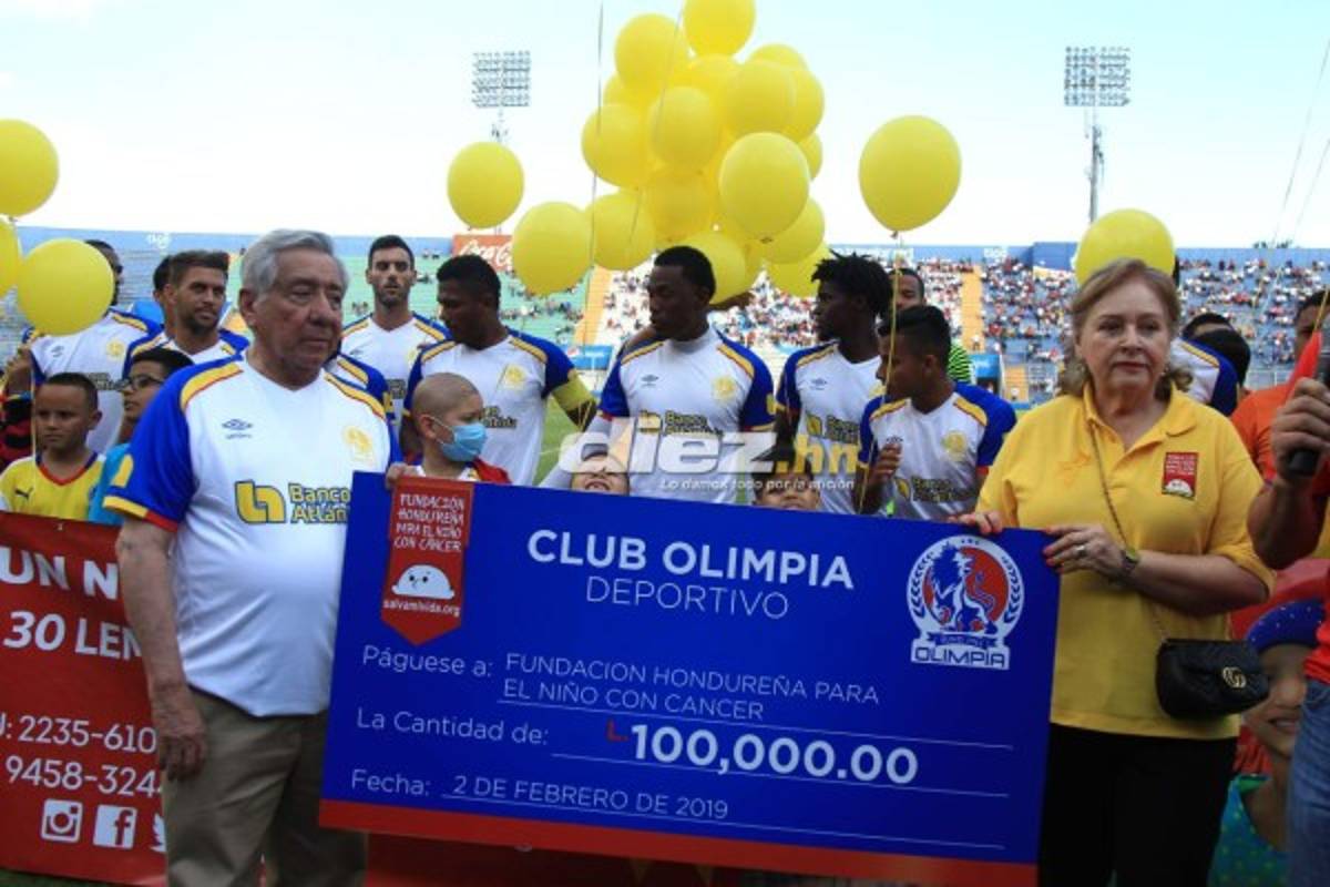 Fotos: El gesto de 'Manolo' y la chica de lentes que enamoró en el Olimpia-Platense