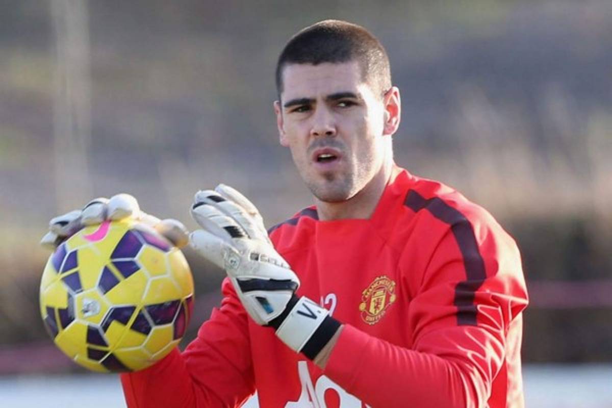 Victor Valdés, cerca del Newcastle
