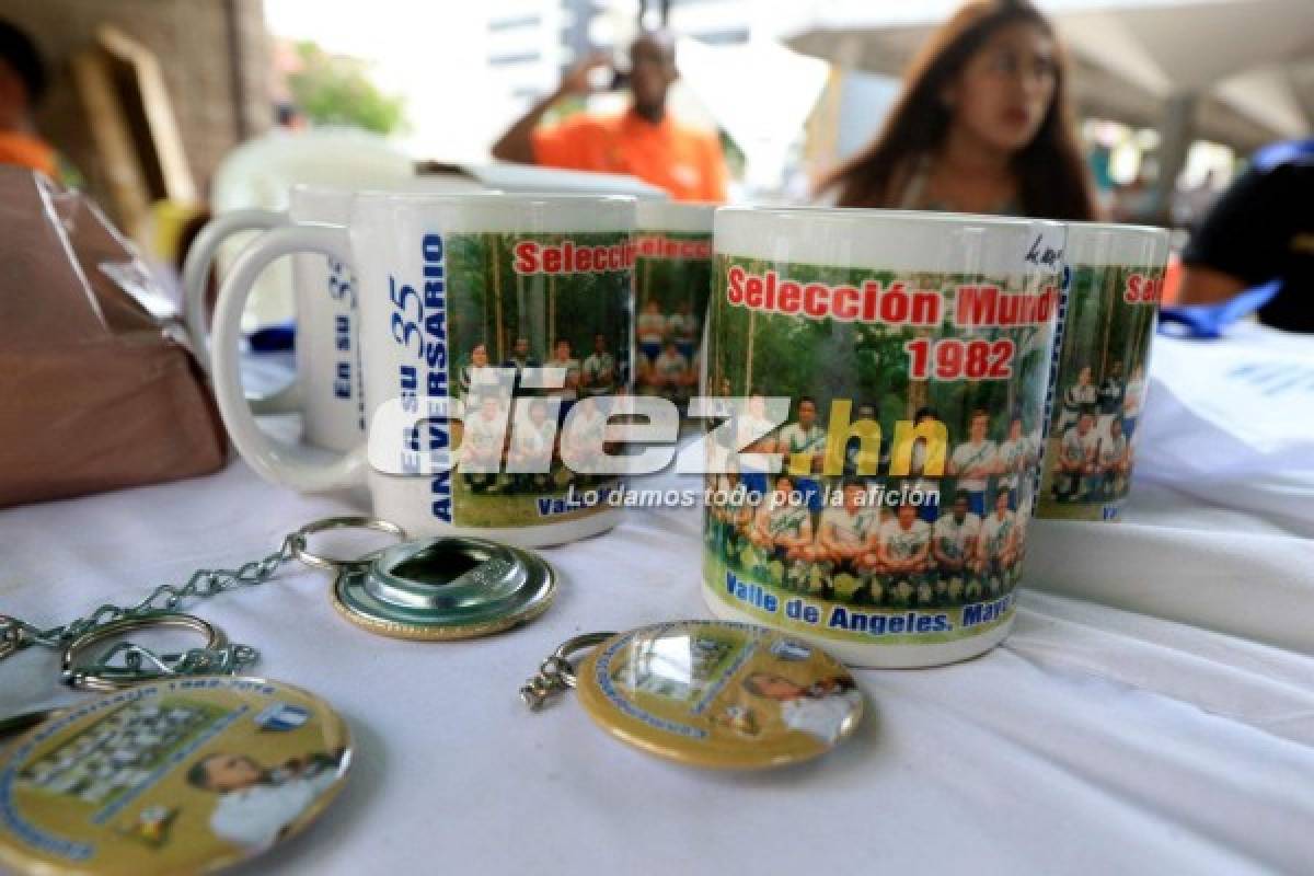 EN FOTOS: Así vendió Chelato souvenirs en el parque Tegucigalpa  