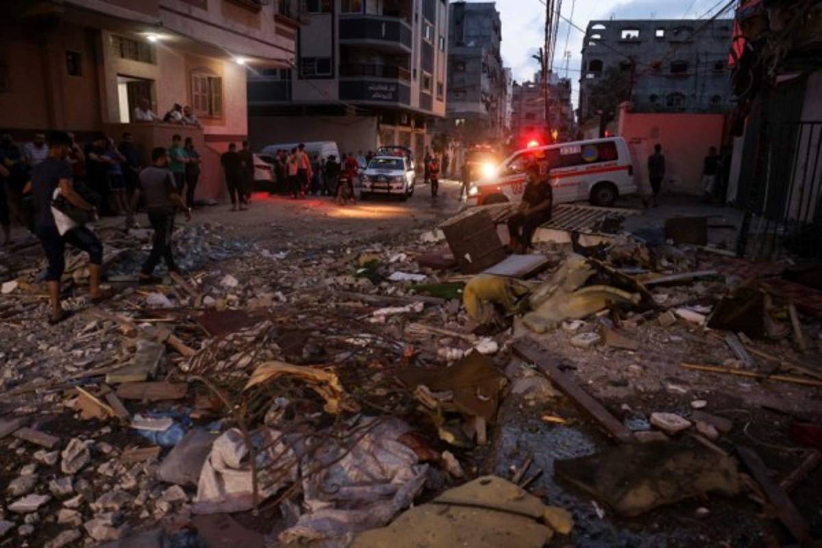 Un infierno: las dolorosas imágenes del bombardeo de Israel en Gaza tras el lanzamiento de cohetes en Jerusalén