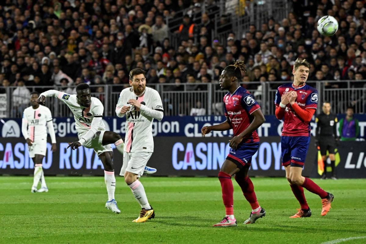 PSG golea al Clermont y Messi nuevamente se va en blanco mientras Neymar y Mbappé anotan hat-trick