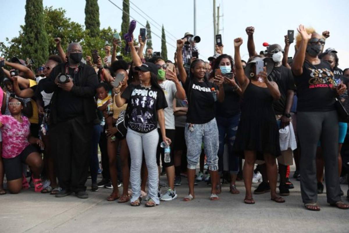 Las dolorosas imágenes del funeral de George Floyd: su último adiós y será enterrado al lado de su madre