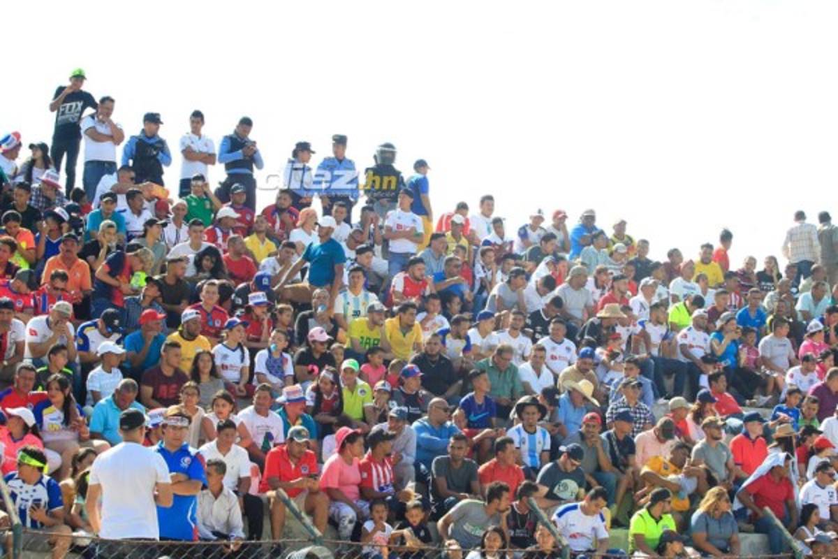 Fotos: Olimpia visita Danlí y provoca locura y llenazo en el Estadio Marcelo Tinoco