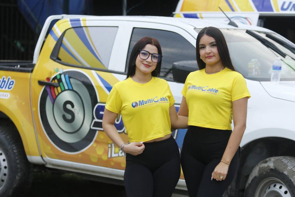 Ambientazo en el estadio Rubén Deras, hermosas jóvenes y ni la lluvia detiene la gran final del ascenso de Honduras entre CD Choloma y Platense