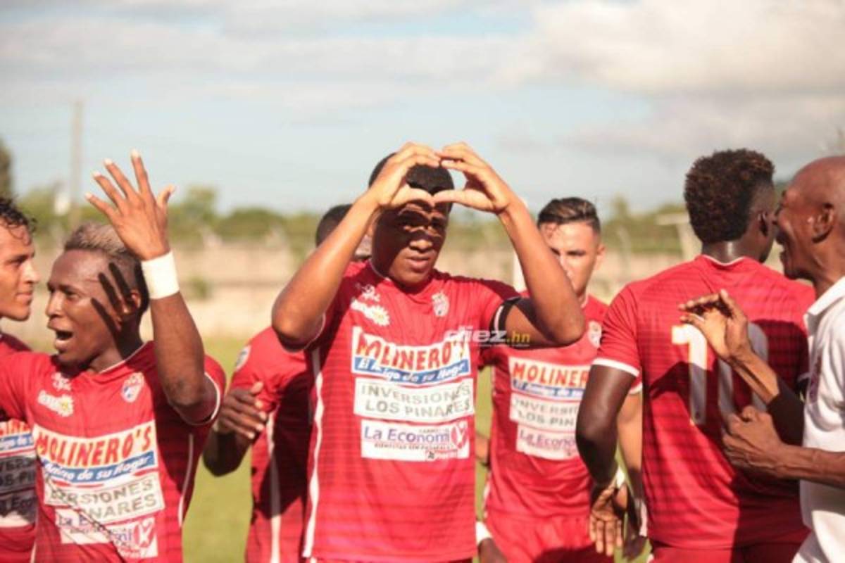 Las imágenes imperdibles del título de Real Sociedad en la Liga de Ascenso