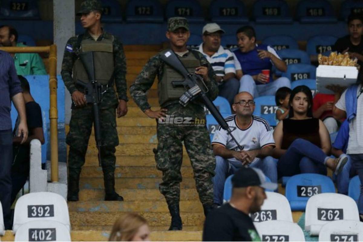 EN FOTOS: La chilena de Mario, la inexplicable expulsión de Pineda y el golazo de Jhow