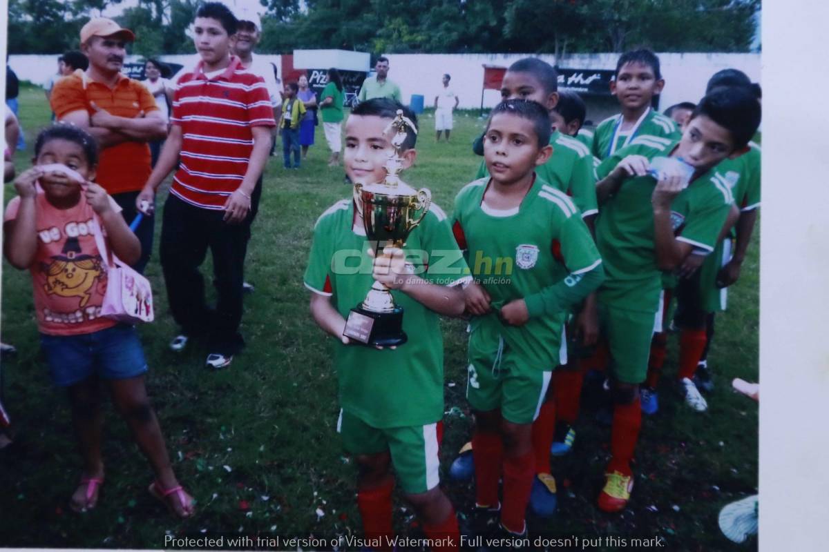 Fotos: así creció el futbolista de Marathón Isaac Castillo en el barrio Cabañas; su vida familiar en su humilde hogar