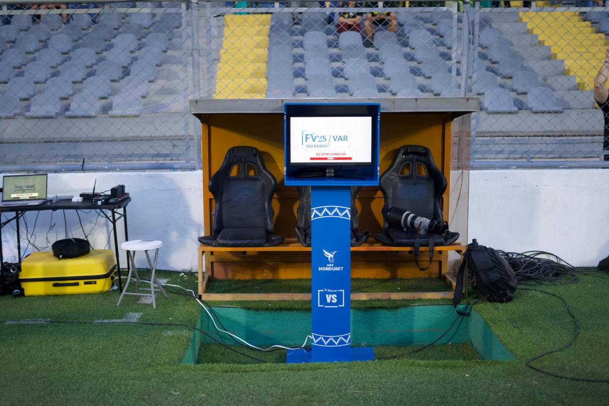 Listo el FVS en el Morazán: lindas aficionadas y el ambiente que se vivió en el Real España-Marathón