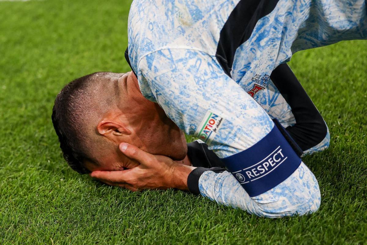 Cristiano hizo dedicatoria especial y rompió en llanto con su gol 900; Pepe recibe homenaje y mensaje de Real Madrid