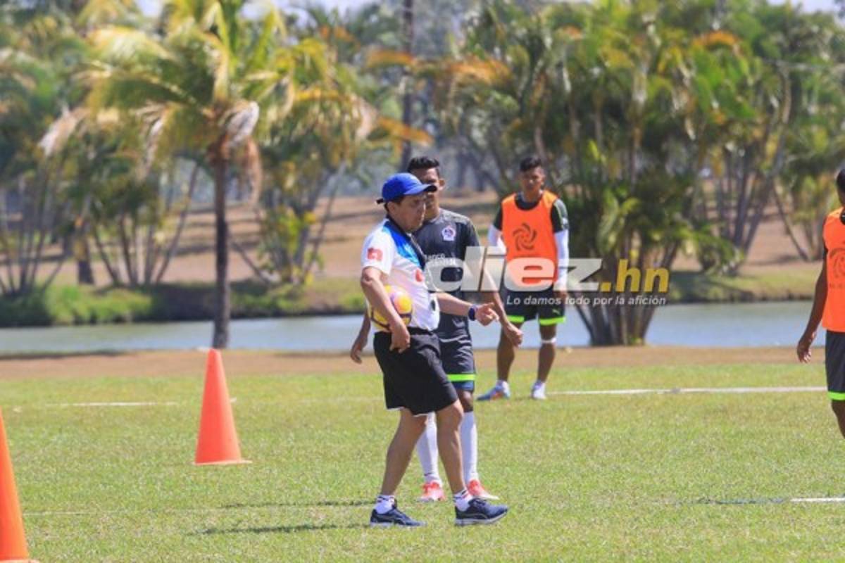 ¡Puso las cosas claras! Así fue el primer entreno de Nahún Espinoza con Olimpia