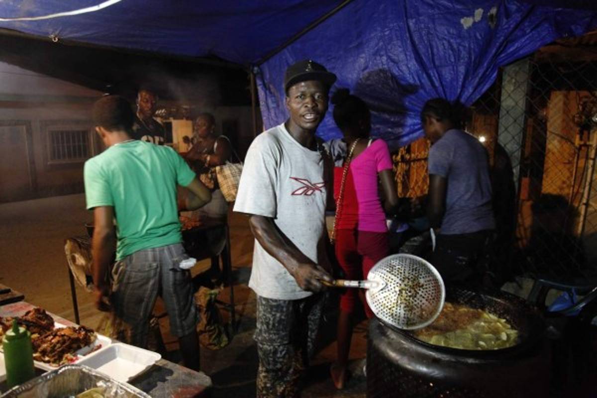 'Muñeco' Gonzales, entre chuletas y la carne asada
