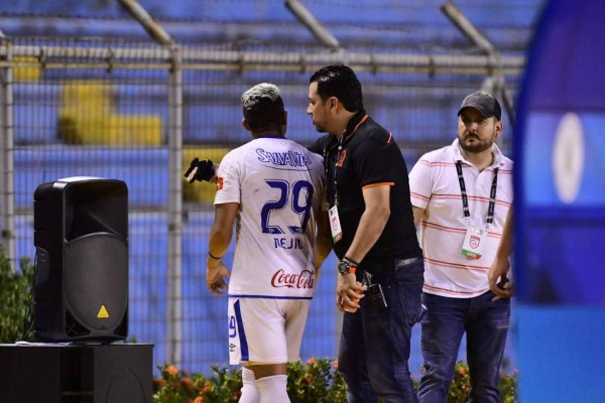 FOTOS: Invasión motagüense en El Salvador, Patón enojado y el show de Benguché