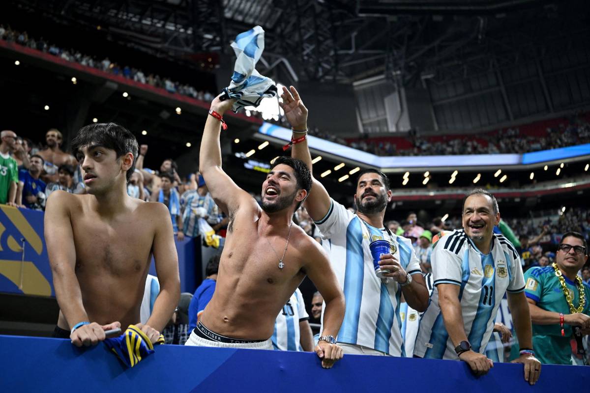La  Polémica manta de Argentina en la cara de los ingleses y el castigo de FIFA