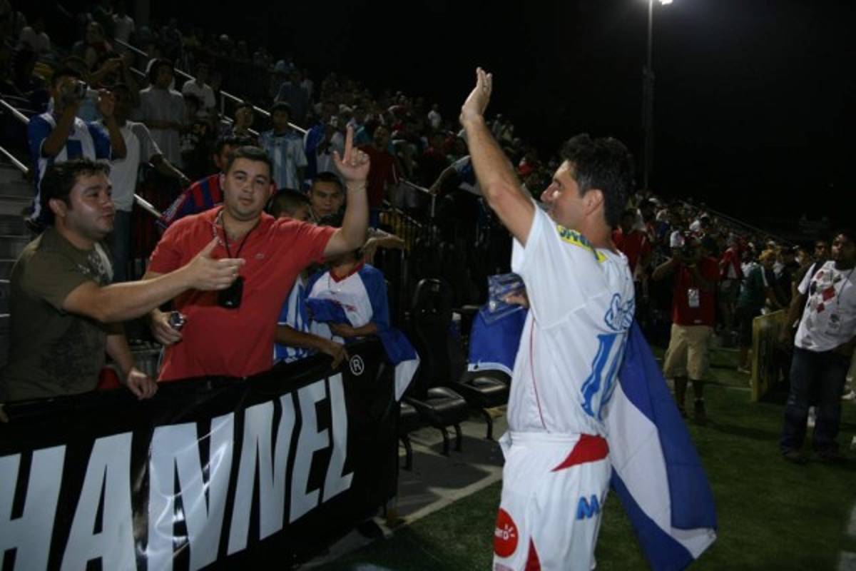 ¡Edgar entrará en la lista! Los jugadores hondureños que han tenido partido de despedida