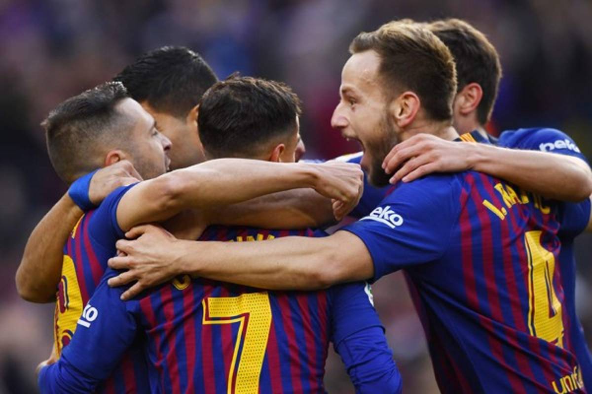 UNO A UNO: Suárez de los mejores clasificados del Barca en el clásico