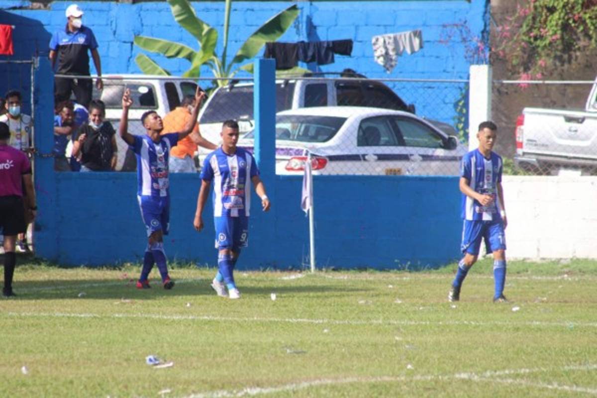 Euforia, festejos y afición: Así se vivió la fiesta de la goleada del Victoria a Potros en la Liga de Ascenso