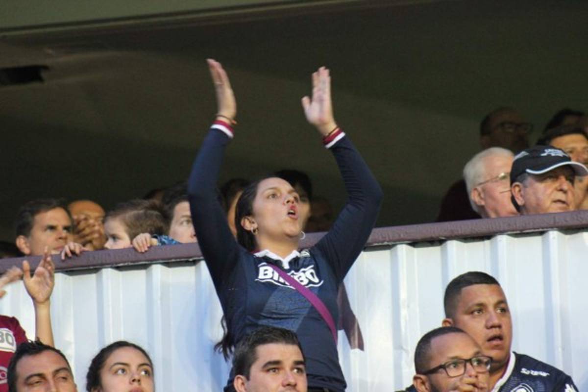¡Ambientazo! El estadio Ricardo Saprissa lució sus mejores galas para la final costarricense