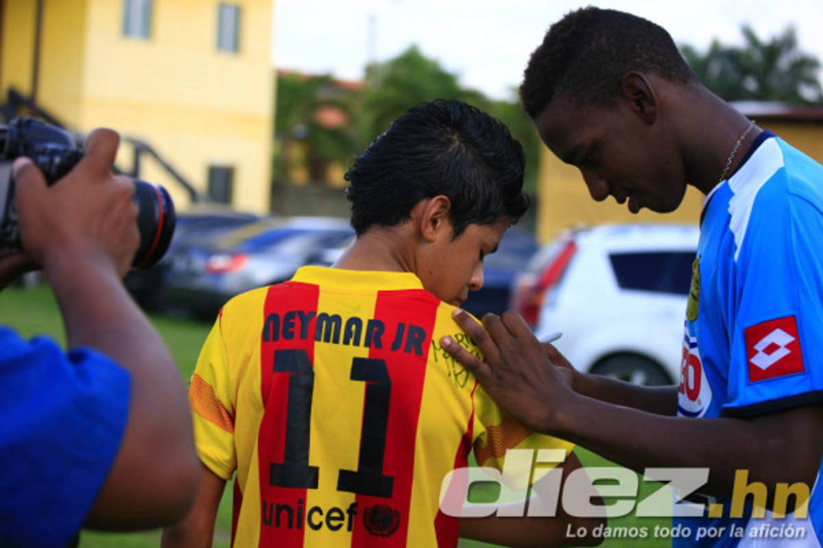 Aldea SOS visita al Real España.
