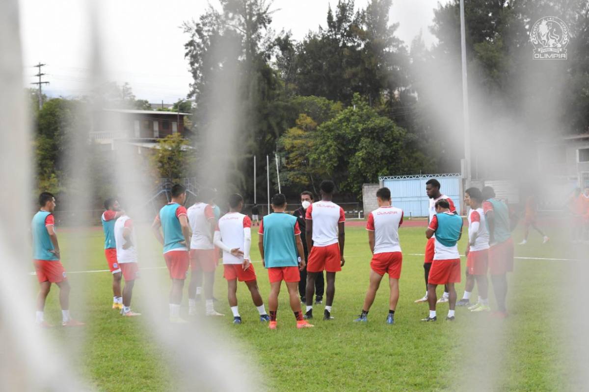 ¿Y el nuevo DT? Juan Carlos Espinoza le da forma al nuevo Olimpia que se enfoca en el pentacampeonato y con caras distintas