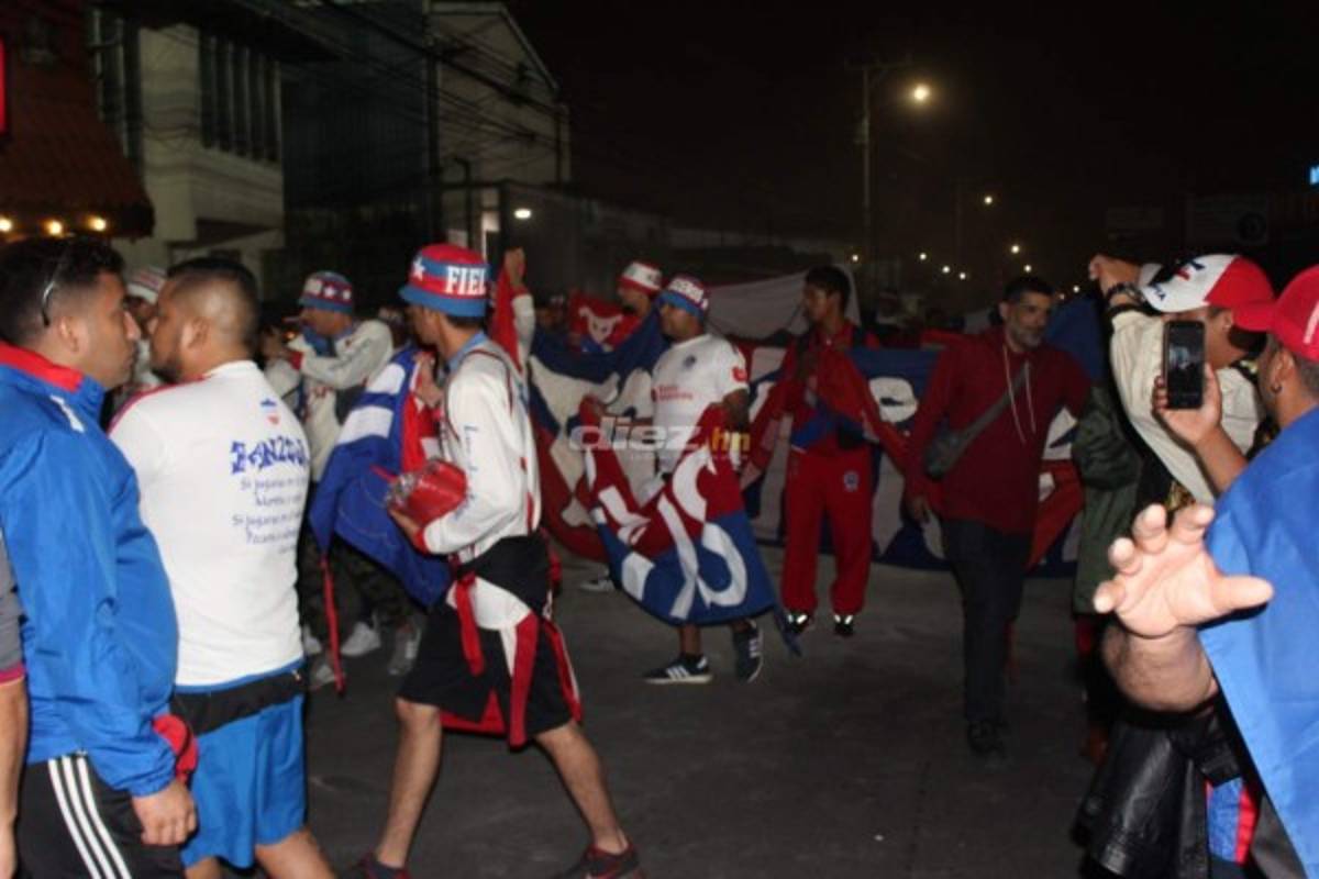 Nunca estarán solo: Olimpistas arropan en masa a su equipo para juego ante Saprissa