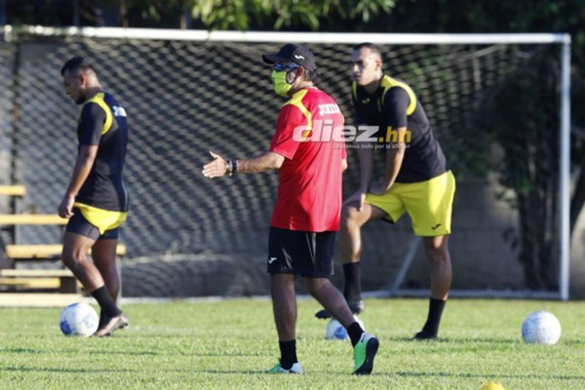 ¡Patadita y una ausencia! Las postales del inicio de pretemporada del Real España del 'Potro' Gutiérrez