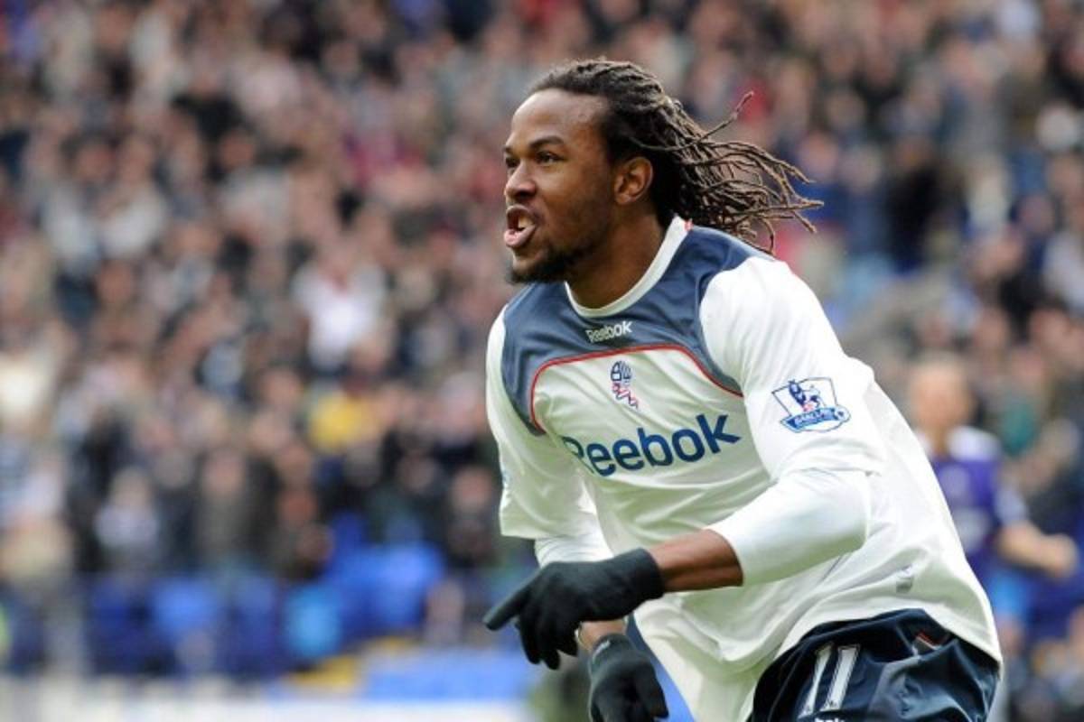 ¡Con un guatemalteco y un exMarathón! Grandes jugadores que pasaron por el Bolton inglés, club que podría desaparecer