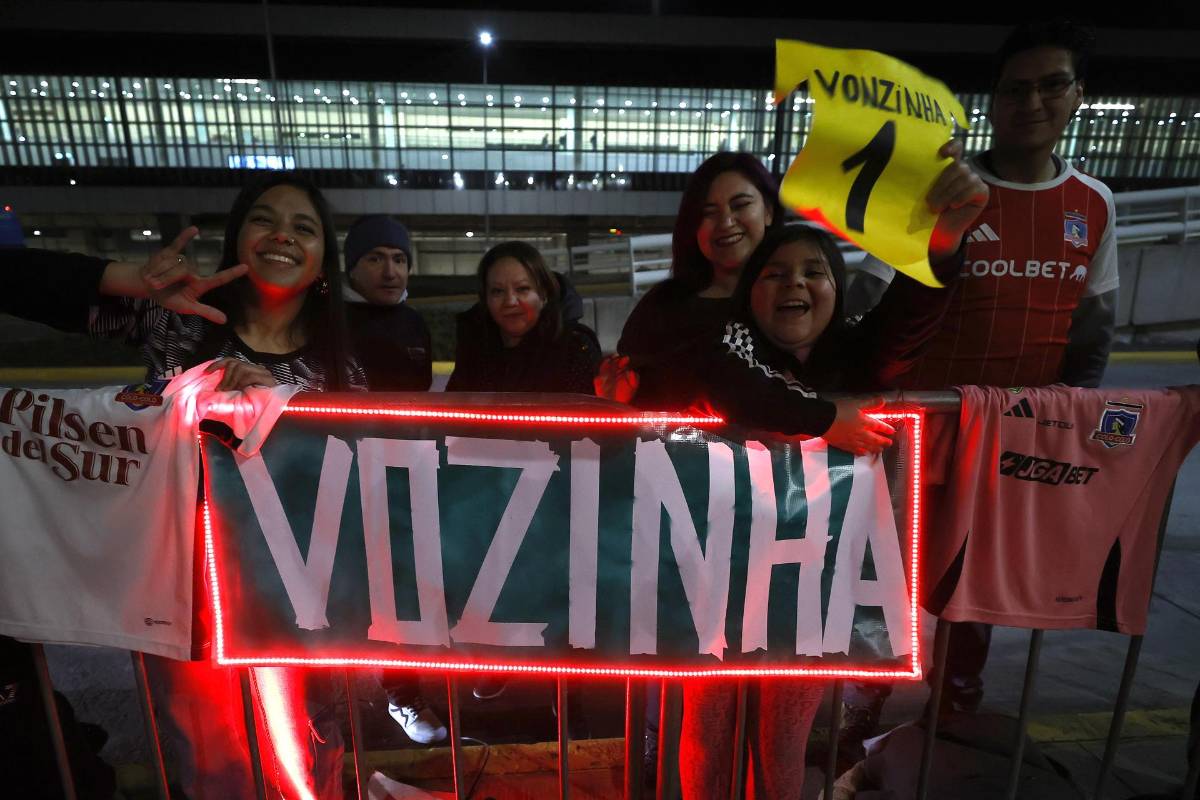 Vozinha llegó a Chile: su reacción y así fue recibido por hinchas de Colo Colo