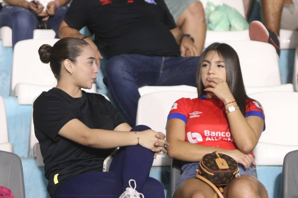 Bellezas olimpistas: Aficionadas causan fascinación en el estadio Nacional Chelato Uclés en juego ante Marathón