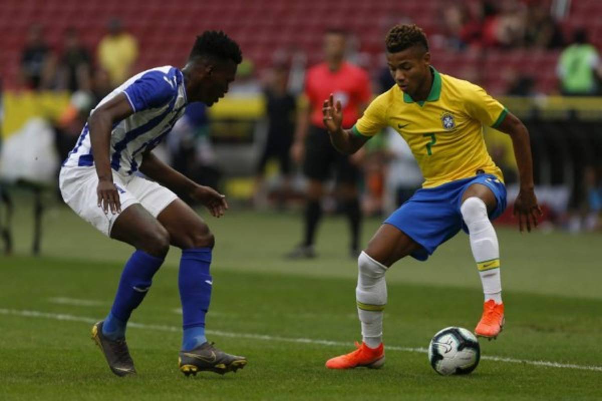 En fotos: Choque de Garrido contra Coutinho, la tristeza de Honduras y el dolor de Arthur