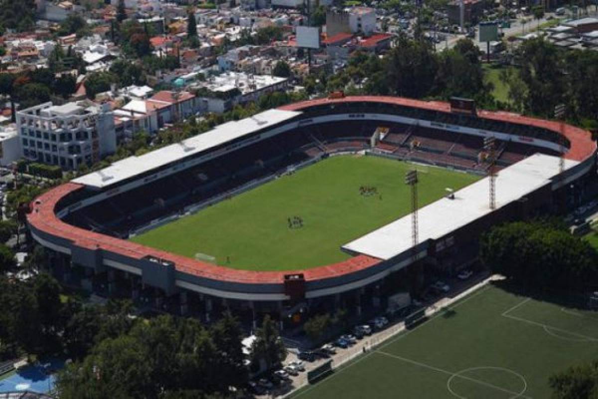 Estadios mundialistas que han sido demolidos y otros están abandonados; dos de Sudáfrica y uno en Brasil