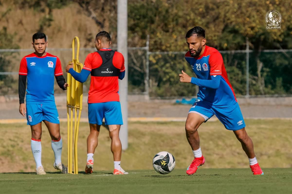 ¿Qué pasa con los refuerzos? Espinel tiene su base y así se perfila la alineación titular del Olimpia contra Real España