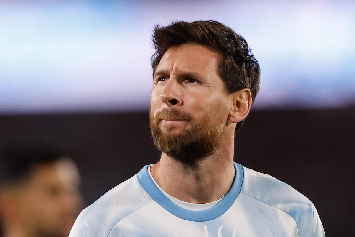 Messi rompió en llanto y Antonela presente: la despedida de Leo de Argentina