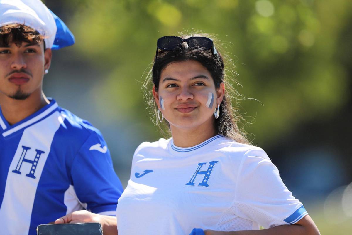 ¡Imponentes catrachas! Bellas hondureñas se hacen sentir apoyando en Copa Oro contra Curazao