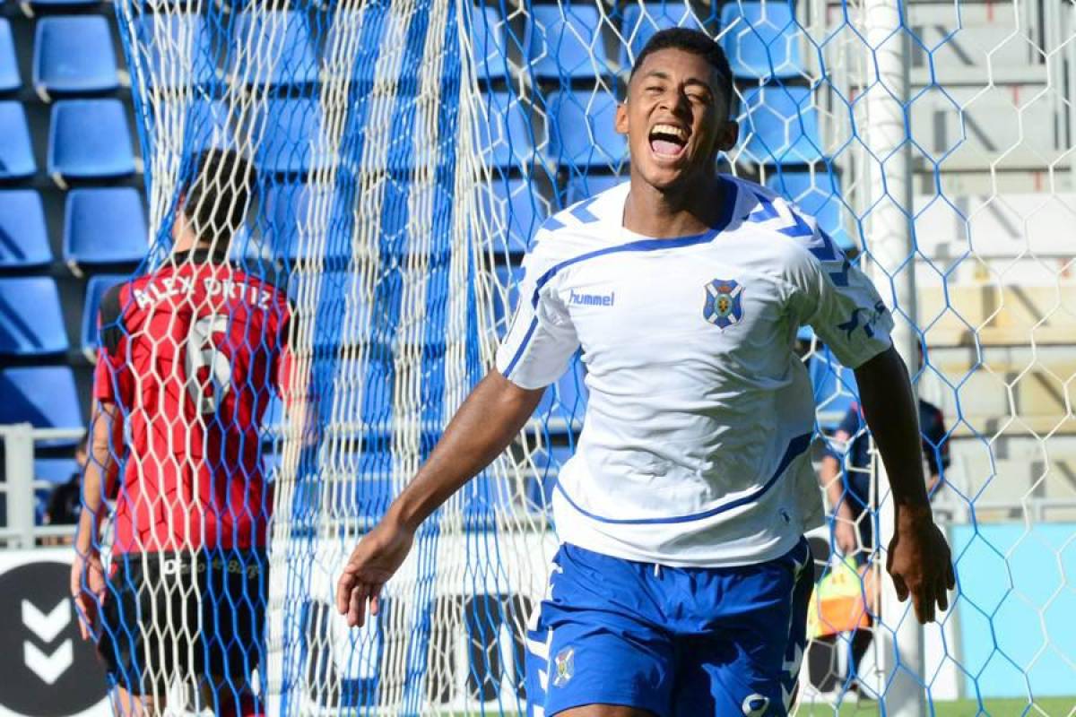 El récord que estableció el Choco Lozano tras estrenarse con gol en Almería: ningún hondureño lo tiene en Europa