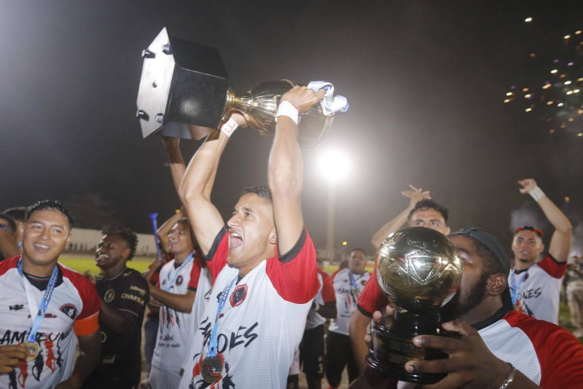 ¡Se adelantó el carnaval en Siguatepeque! Atlético Independiente festejó por todo lo alto su título en la Liga de Ascenso de Honduras