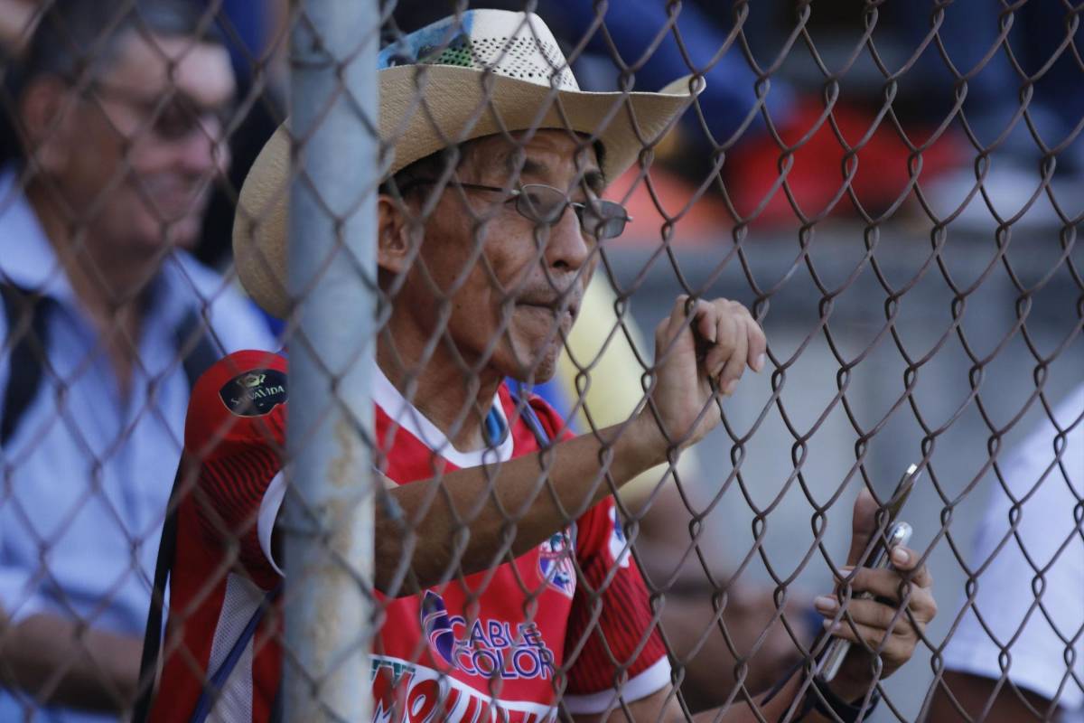 Belleza en las gradas y entrega total en la cancha; Real Sociedad no estuvo solo en el último partido del Clausura 2023