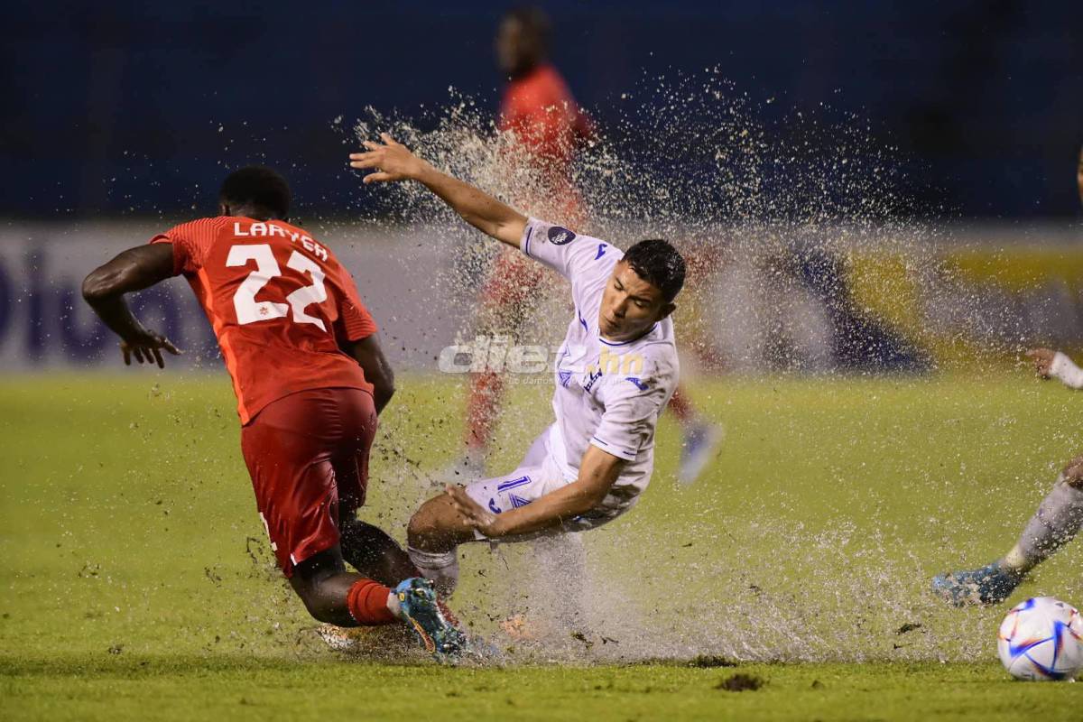 Júbilo en el Olímpico: Aficionados invaden la cancha en medio del triunfo de Honduras sobre Canadá en Liga de Naciones