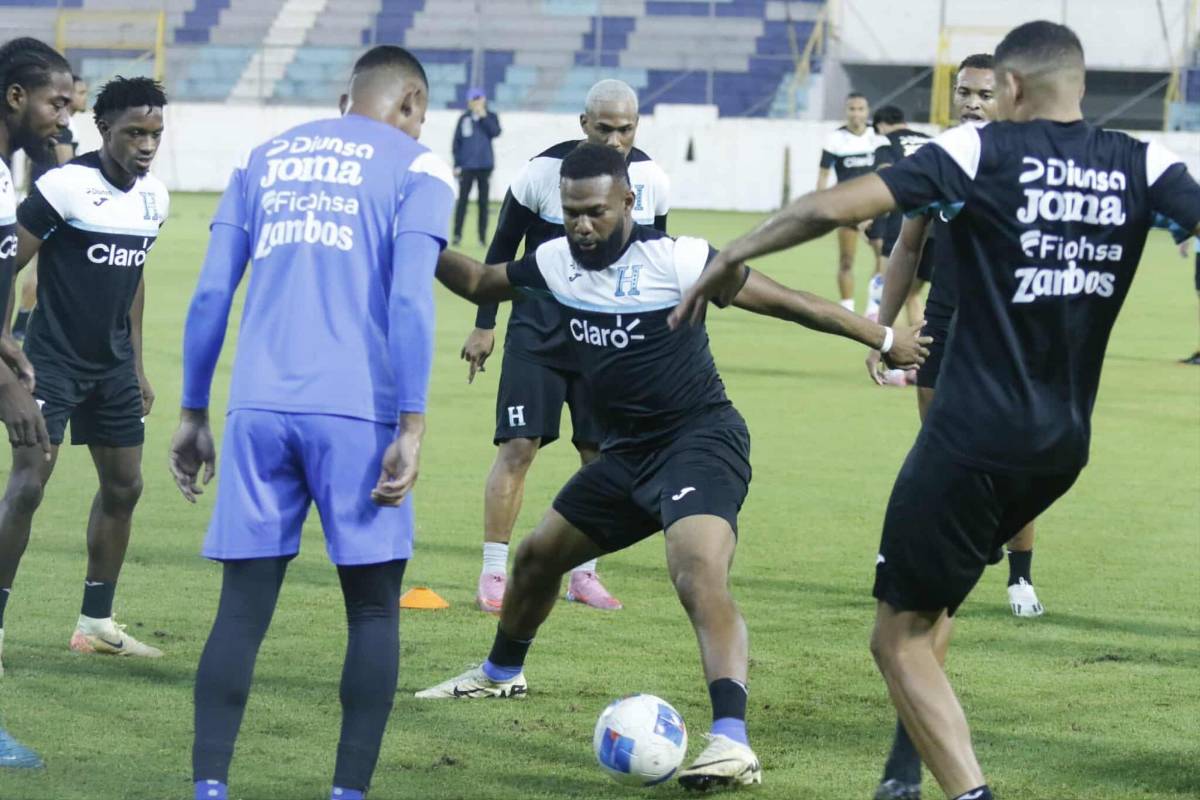 El problema que tuvo Honduras en el Morazán, periodistas la pasaron mal y los que entrenaron aparte previo al duelo ante Costa Rica