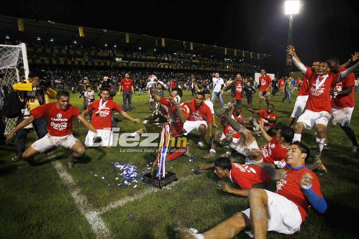 ¡Llenazo, festejo y rostros tristes! Las imágenes de la última final que disputaron Real España vs. Olimpia en el Morazán
