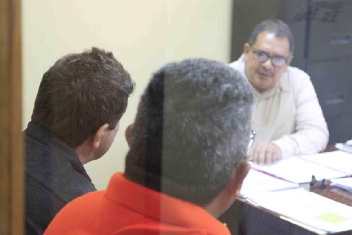 Peleas, expulsiones, festejos y muchas polémicas: Las fotos de Héctor Vargas por Marathón