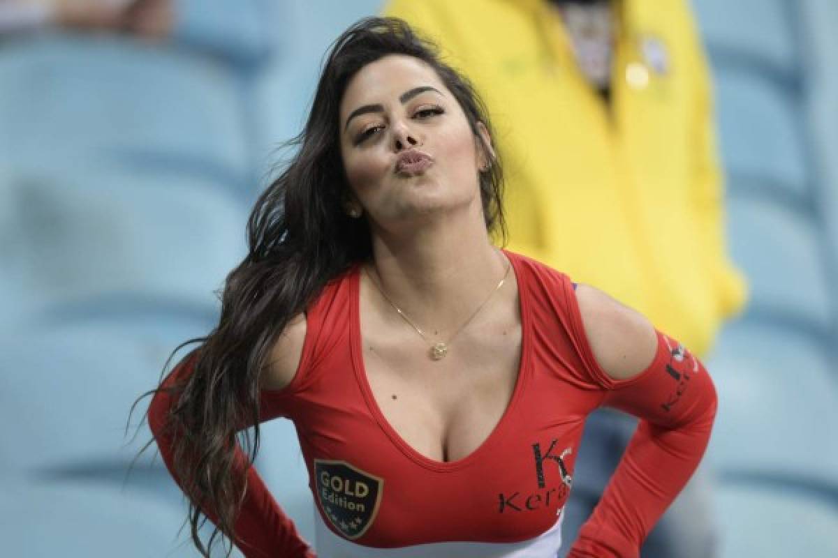 Larissa Riquelme se roba los suspiros en el Brasil-Paraguay de la Copa América, ¿Quién es su nueva amiga?