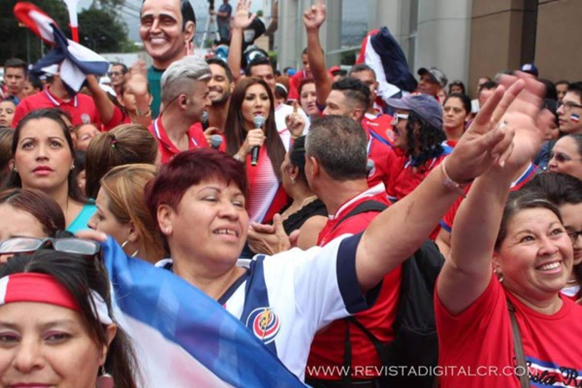 La hermosa mujer que presenta junto a Alonso Solís un programa en la tv tica