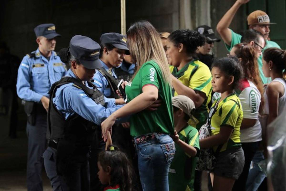 !PRECIOSAS! El Yankel Rosenthal volvió ser arropado por la belleza femenina