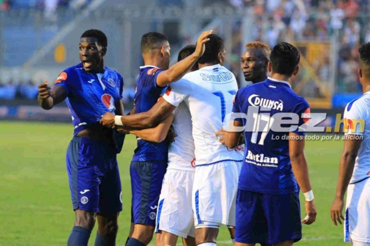 No se vio por TV: El bonito gesto del Olimpia y la policía hizo el mejor partido