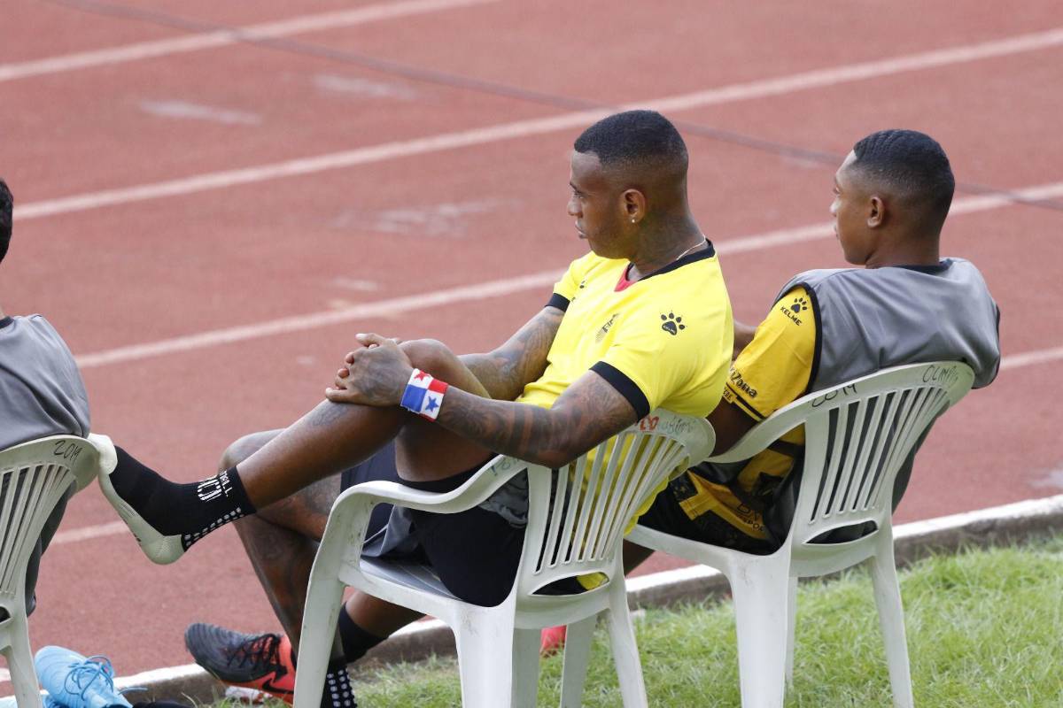 FOTOS: Dos exMotagua sorprenden, Real España sufre duro golpe, error infantil y el enojo que terminó en roja