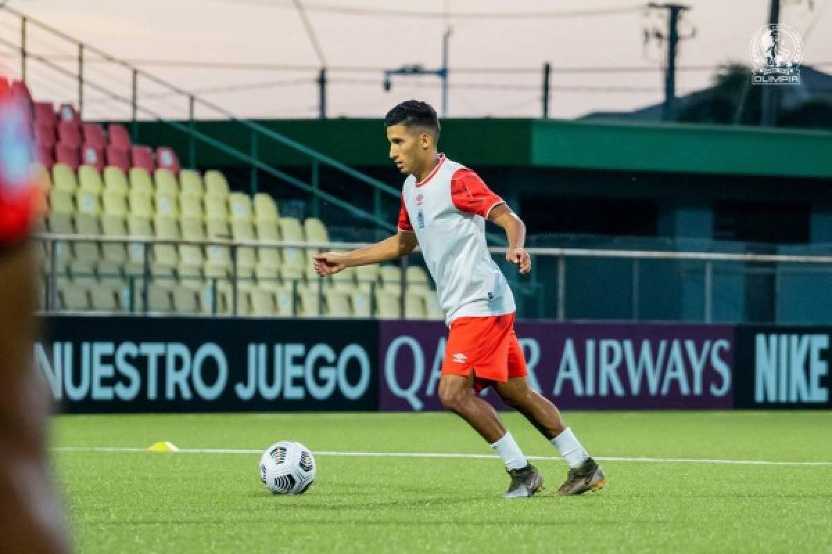 Agotados, pero sin perder la sonrisa tras un largo viaje: Así fue el reconocimiento de cancha del Olimpia en Surinam