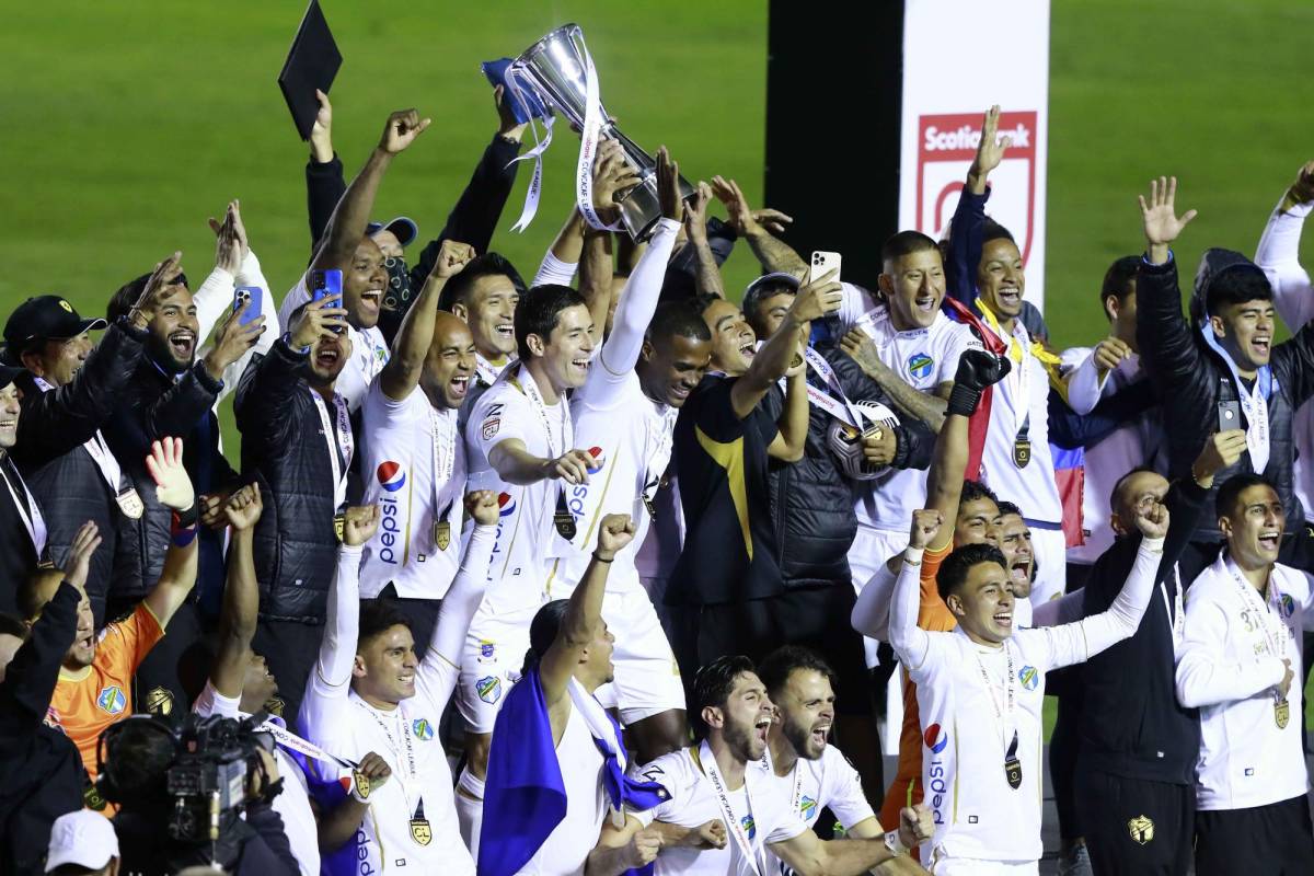 Comunicaciones venció a Motagua en los dos partidos de la final de Liga Concacaf y se coronó campeón de Centroamérica y el Caribe.
