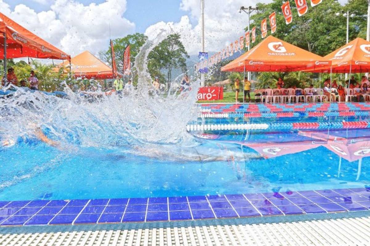 Una fiesta en segundo día de los Juegos de la Juventu en Unitec