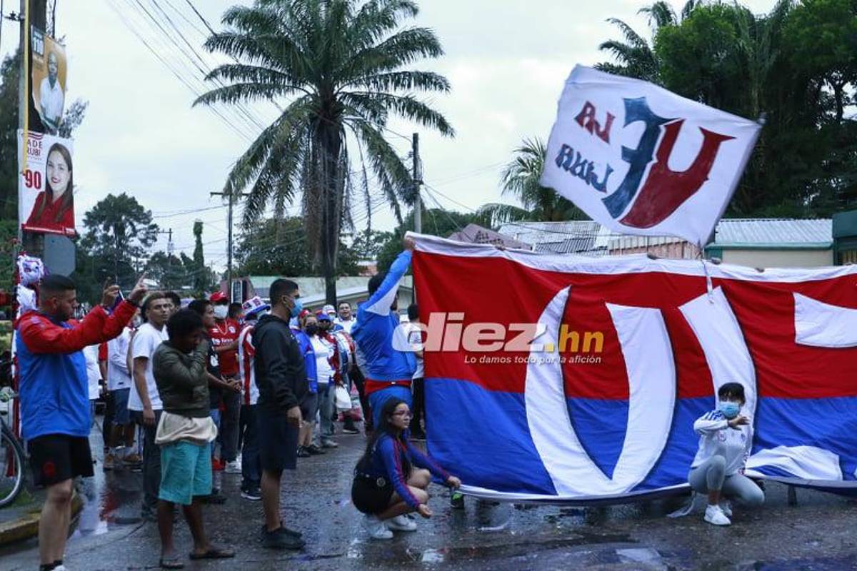 ¡Hermosas chicas y color! La Ceiba se viste de fiesta para el juego juego Vida vs. Olimpia
