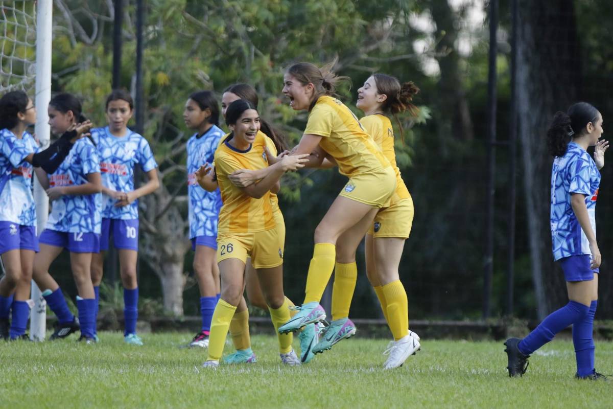 Una leyenda presente y exjugador como DT: ¡así es la fiesta del torneo ABSH de escuelas bilingües!